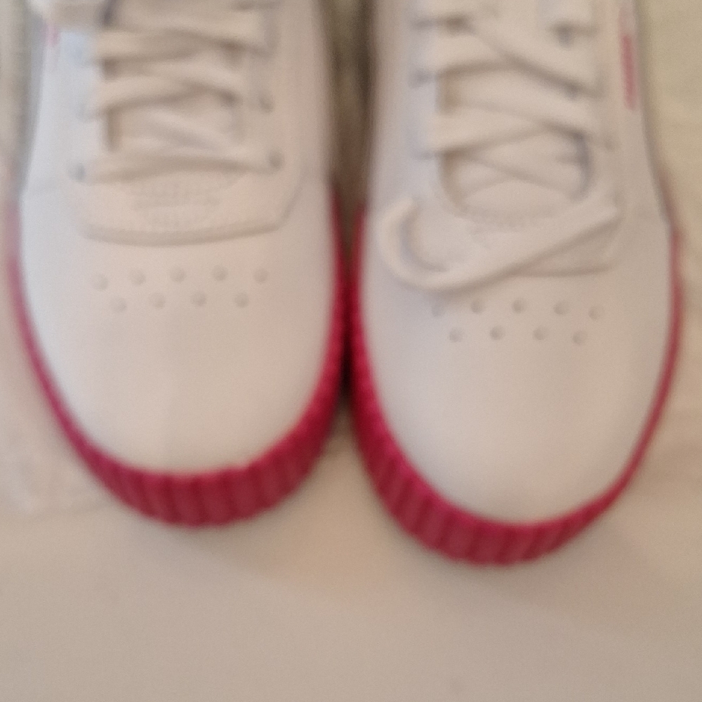 NWOB Puma Women's White Sneakers with Pink and Blue Gradient Sole - Picture 6 of 7